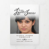 Beerdigungsprogramm in unseren Herzen Schwarz Dreifach-gefaltete Programmkarte (Cover)