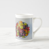 Beeren - Überrealistisches Fruchtleben Porzellantasse (Rechts)