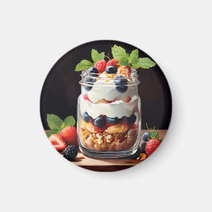 Beerenschichtdessert im Glasbehälter Magnet