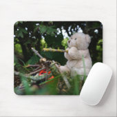 Beertje dat bij kampvuur zit. mousepad (Mit Mouse)
