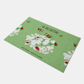 BEES and LadyBugs - Art of LeahG Rette die Bienen Fußmatte (Schrägansicht)