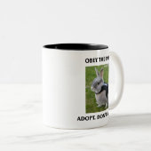 Befolgen Sie die Tatzen-Tasse Zweifarbige Tasse (VorderseiteRechts)