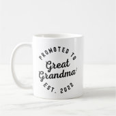 Befördert nach Großem Oma Est. Große Oma 2022 Kaffeetasse (Links)