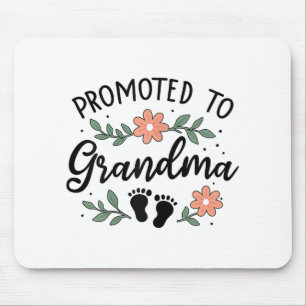 Befördert nach Oma - Funny First Grandchild Annou Mousepad