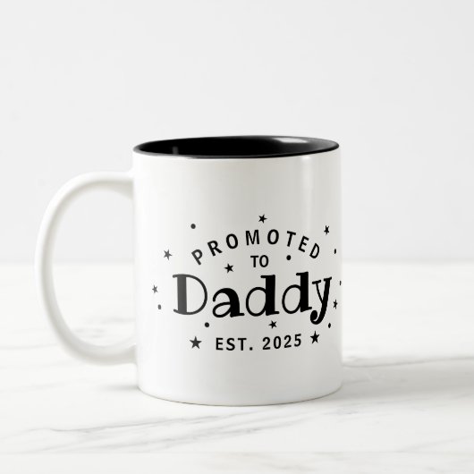 Befördert zu Daddy Personalisierten Vater Geschenk Zweifarbige Tasse (Links)