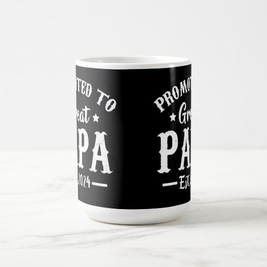 befördert zu Großpapa est 2024 t Shirt Kaffeetasse (Mittel)