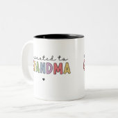 Befördert zu Oma New Oma zu Geschenken Zweifarbige Tasse (Vorderseite Links)
