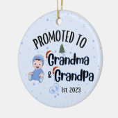Befördert zu Oma&Opa - Baby Boy Xmas Keramik Ornament (Links)