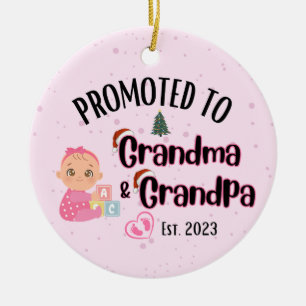 Befördert zu Oma&Opa - Baby Girl Xmas Keramik Ornament