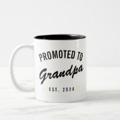 Befördert zu Opa Est. 2024 Zweifarbige Tasse (Links)