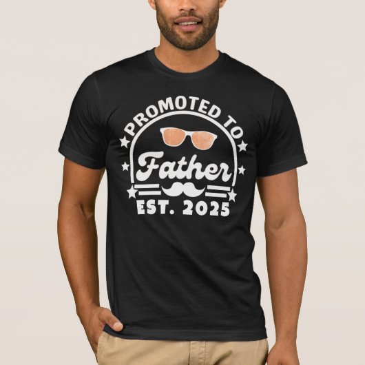 Befördert zu Pater Est. 2025 - New Dad T-Shirt (Vorderseite)