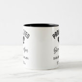 Befördert zum Großvater Personalisierter Baby-Name Zweifarbige Tasse (Mittel)