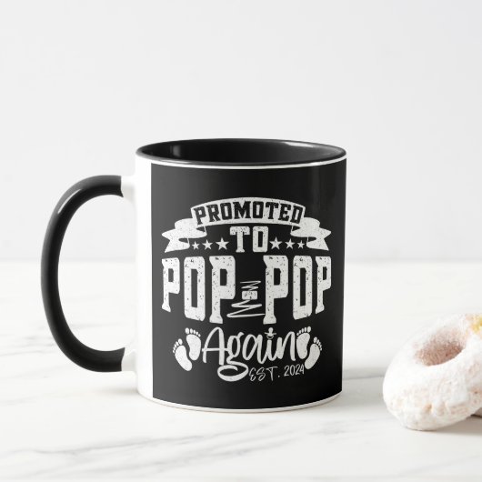 Befördert zum Pop Pop Est 2024 Funny Opa wieder Tasse (Mit Donut)