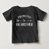 Befördert zur Ankündigung der großen Bruderschwang Baby T-shirt (Vorderseite)