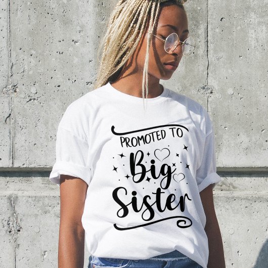 Befördert zur BIG-Schwester. Bearbeitbarer Name T-Shirt