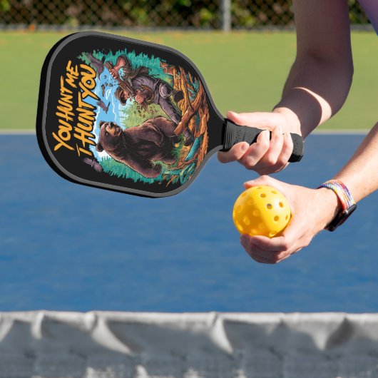 Begegnung im Wald Bärenjagd lustig Pickleball Schläger (InSitu)