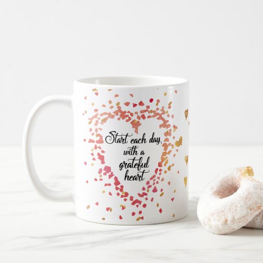 Beginnen Sie jedes inspirierend Zitat des Kaffeetasse (Mit Donut)