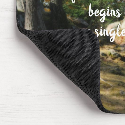 Beginnen Sie mit dem inspirierenden Zitat-Holzpfad Mousepad (Ecke)