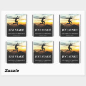 BEGINNEN SIE! QUADRATISCHER AUFKLEBER (Blatt)