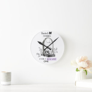 Begraben in Geschichten Dunkle Akademie-Kunst Runde Wanduhr
