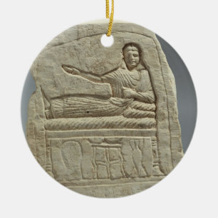 Begräbnisstela im Namen der Dame Artemis, Franc Keramikornament