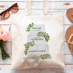 Begrüßung Begrüßungsbeutel mit Tortenabbildung Tragetasche<br><div class="desc">Diese hübsche gestufte Hochzeitskuchen Aquarell mit Grün macht eine schöne Begrüßungstasche für Ihre Hochzeit. Sie können den gesamten Text für Ihr Ereignis anpassen.</div>