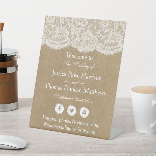 Begrüßung der Kraft & Spitzen-Hochzeitskollektion Sockelschild (In SItu)