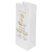Begrüßung des Champagner Tower Gold Monogram Geschenktüte Für Weinflaschen (Vorderseite Schrägansicht)