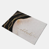 Begrüßung des eleganten Black Gold Monogram Script Fußmatte (Schrägansicht)