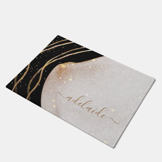 Begrüßung des eleganten Black Gold Monogram Script Fußmatte (Schrägansicht)