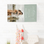 Begrüßung des Fotos mit schlichter Sage Green Chic Banner (Insitu)