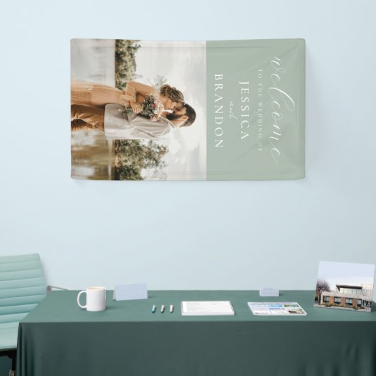 Begrüßung des Fotos mit schlichter Sage Green Chic Banner (Messeveranstaltung)