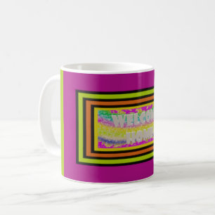 Begrüßungsdesign lila-grün-rot an der Grenze zur Z Kaffeetasse
