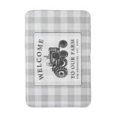 Begrüßungsfamilie Name Farm Traktor Weiß Kariert Badematte (Vorderseite Vertikal)