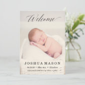 Begrüßungsjunges Geburtstagskündigung Ankündigung (Stehend Vorderseite)