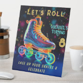 Begrüßungsrolle Skate, Drehen 8 Sockelschild (In Situ)