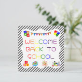 Begrüßungsschüler kehren zur Schulkarte zurück Dankeskarte (Stehend Vorderseite)