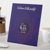 Begrüßungszeichen für Gemini Table Party Sockelschild (In Situ)