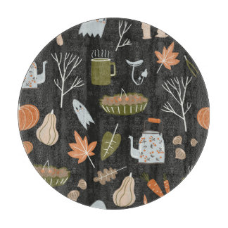 Behagliche Herbstelemente: Warmes Muster. Schneidebrett