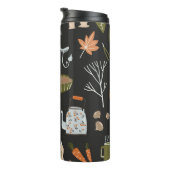 Behagliche Herbstelemente: Warmes Muster. Thermosbecher (Nach rechts gedreht)