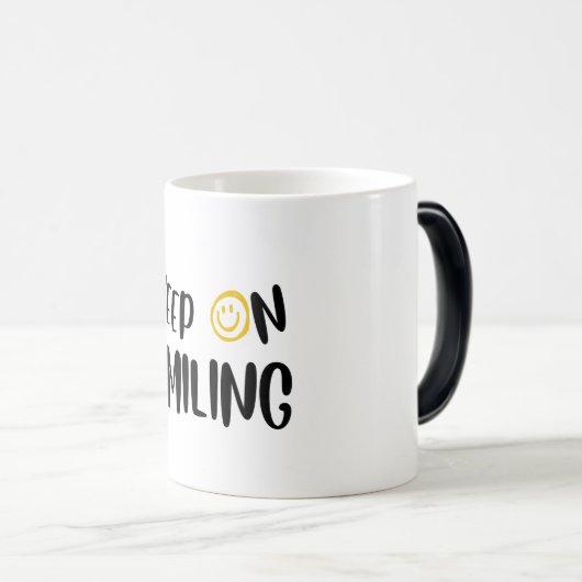 Behalt beim Lächeln Verwandlungstasse (VorderseiteRechts)