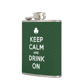 Behalt Calm and Drink On - Funny St Patrick Flasch Flachmann (Links)