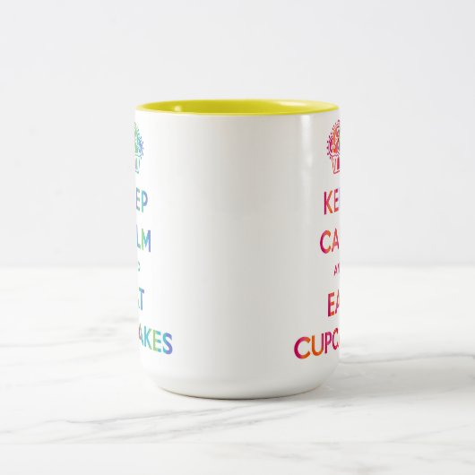 Behalt Calm and Eat Cupcakes Regenbogen Tasse (Mittel)