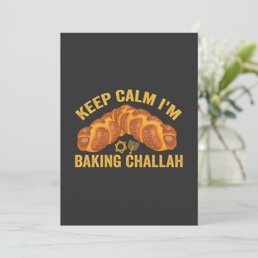 Behalt Calm ich brasse Challah Funny Hanukkah Einladung (Stehend Vorderseite)