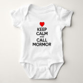 Behalt Calm und Call Mormor Baby Strampler (Vorderseite)