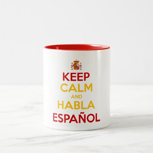 Behalt Calm und Habla Español Zweifarbige Tasse (Mittel)