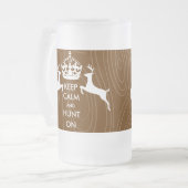 BEHALT CALM und JAGD auf zwei tanzenden Hirschkörn Mattglas Bierglas (Vorderseite Links)