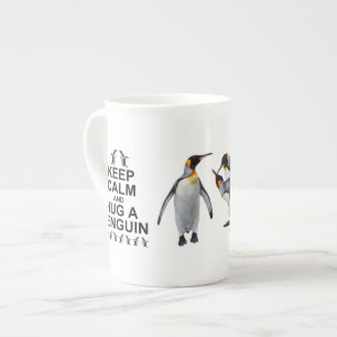Behalt Calm und Umarmung einer Pinguin-Tasse Porzellantasse
