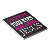 Behalt deine Augen auf Jesus fokussiert Notizblock (angewinkelt)