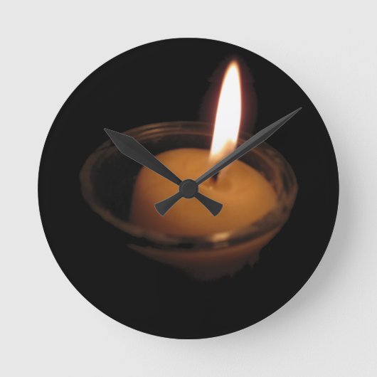 Behalt der Flammenbrennerkrone Runde Wanduhr (Vorderseite)